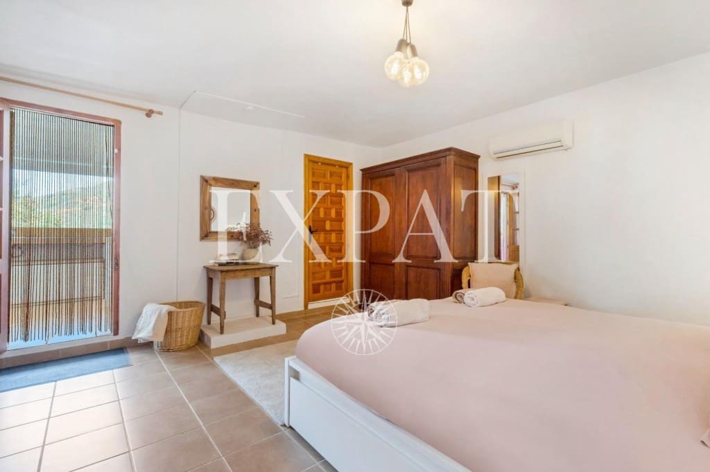 4 slaapkamer Finca/Landhuis te koop in Canillas de Aceituno met zwembad - € 340.000 (Ref: 9356687)