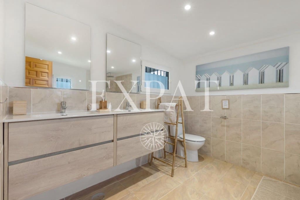 4 slaapkamer Finca/Landhuis te koop in Canillas de Aceituno met zwembad - € 340.000 (Ref: 9356687)