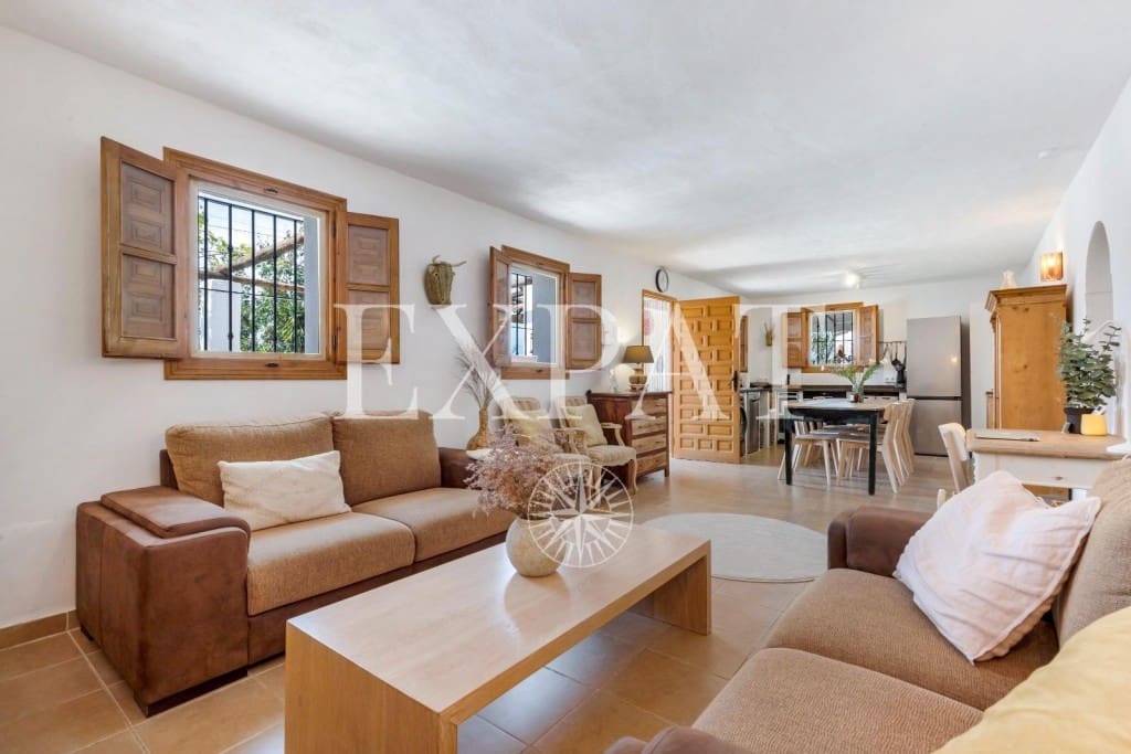 4 slaapkamer Finca/Landhuis te koop in Canillas de Aceituno met zwembad - € 340.000 (Ref: 9356687)