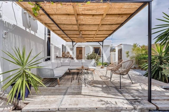 4 slaapkamer Finca/Landhuis te koop in Canillas de Aceituno met zwembad - € 340.000 (Ref: 9356687)