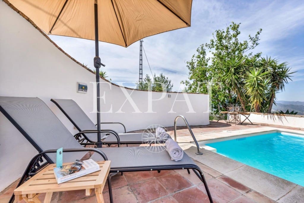 4 slaapkamer Finca/Landhuis te koop in Canillas de Aceituno met zwembad - € 340.000 (Ref: 9356687)