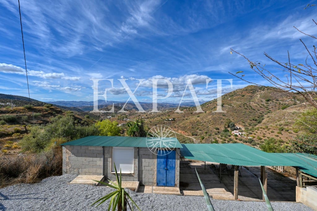 4 slaapkamer Finca/Landhuis te koop in Canillas de Aceituno met zwembad - € 340.000 (Ref: 9356687)