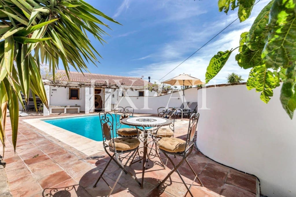 4 slaapkamer Finca/Landhuis te koop in Canillas de Aceituno met zwembad - € 340.000 (Ref: 9356687)