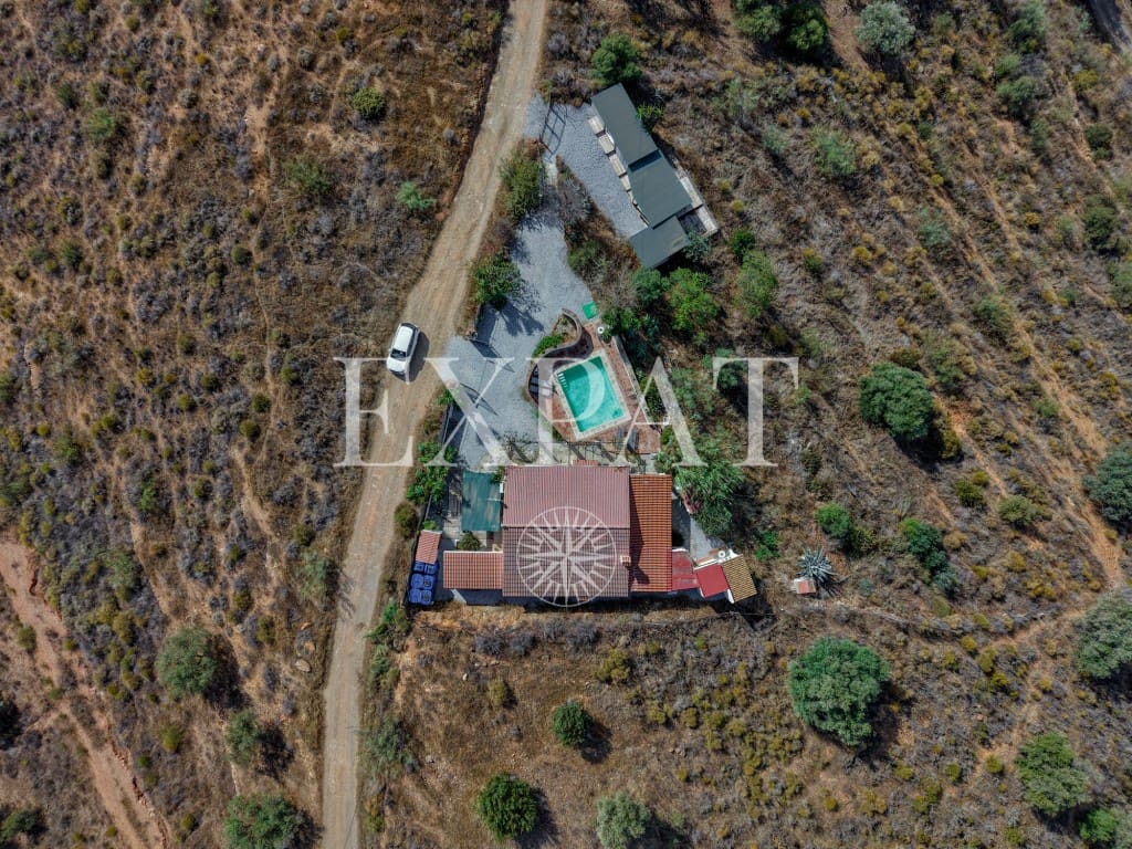 4 slaapkamer Finca/Landhuis te koop in Canillas de Aceituno met zwembad - € 340.000 (Ref: 9356687)