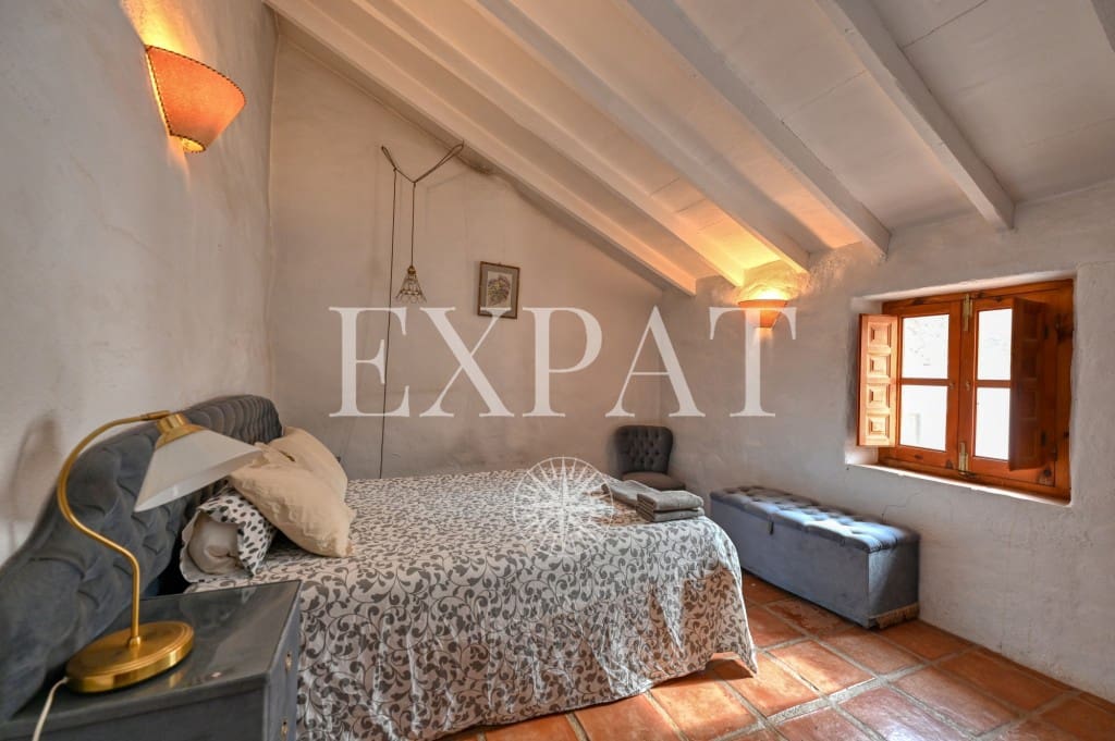 32 soveværelse Finca/Landehus til salg i Vinuela med swimmingpool - € 2.950.000 (Ref: 9395764)