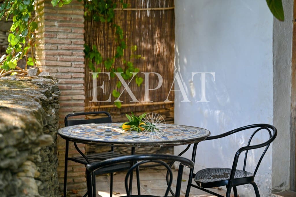 32 soveværelse Finca/Landehus til salg i Vinuela med swimmingpool - € 2.950.000 (Ref: 9395764)