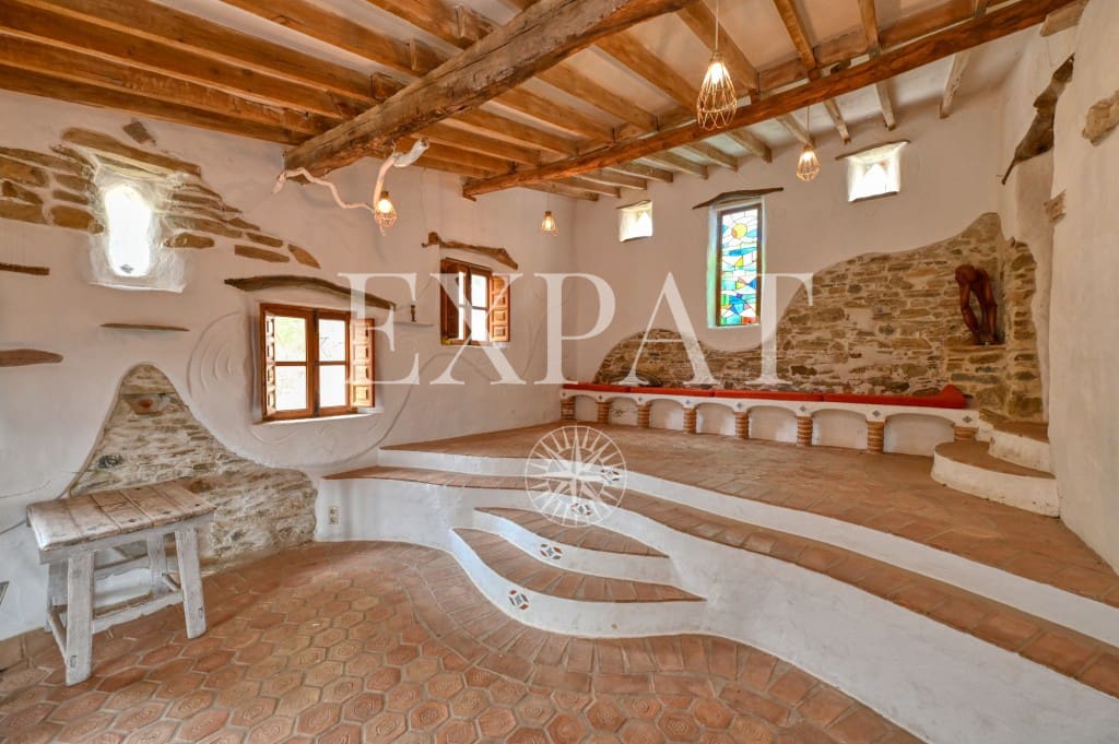 32 soveværelse Finca/Landehus til salg i Vinuela med swimmingpool - € 2.950.000 (Ref: 9395764)