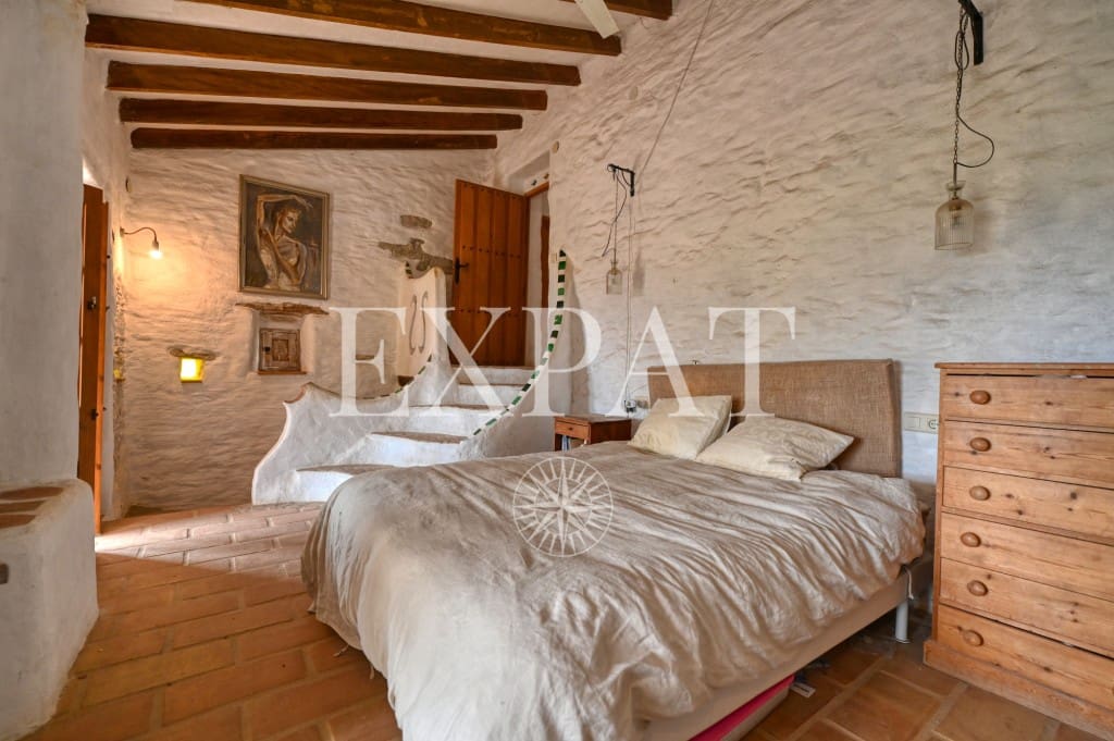 32 soveværelse Finca/Landehus til salg i Vinuela med swimmingpool - € 2.950.000 (Ref: 9395764)