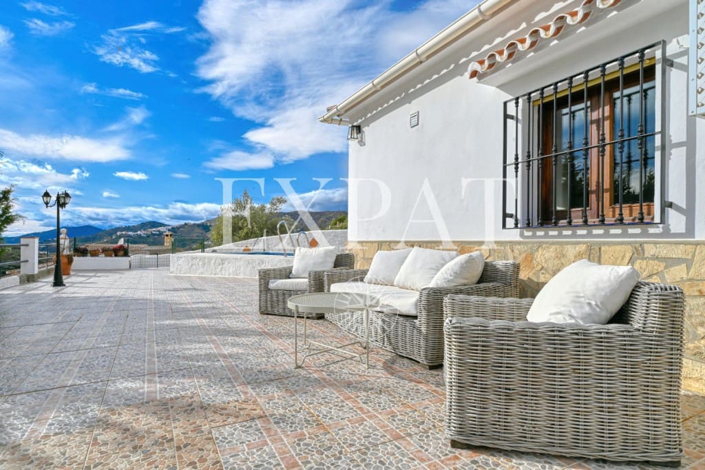 4 soveværelse Finca/Landehus til salg i Competa med swimmingpool - € 389.000 (Ref: 9415648)