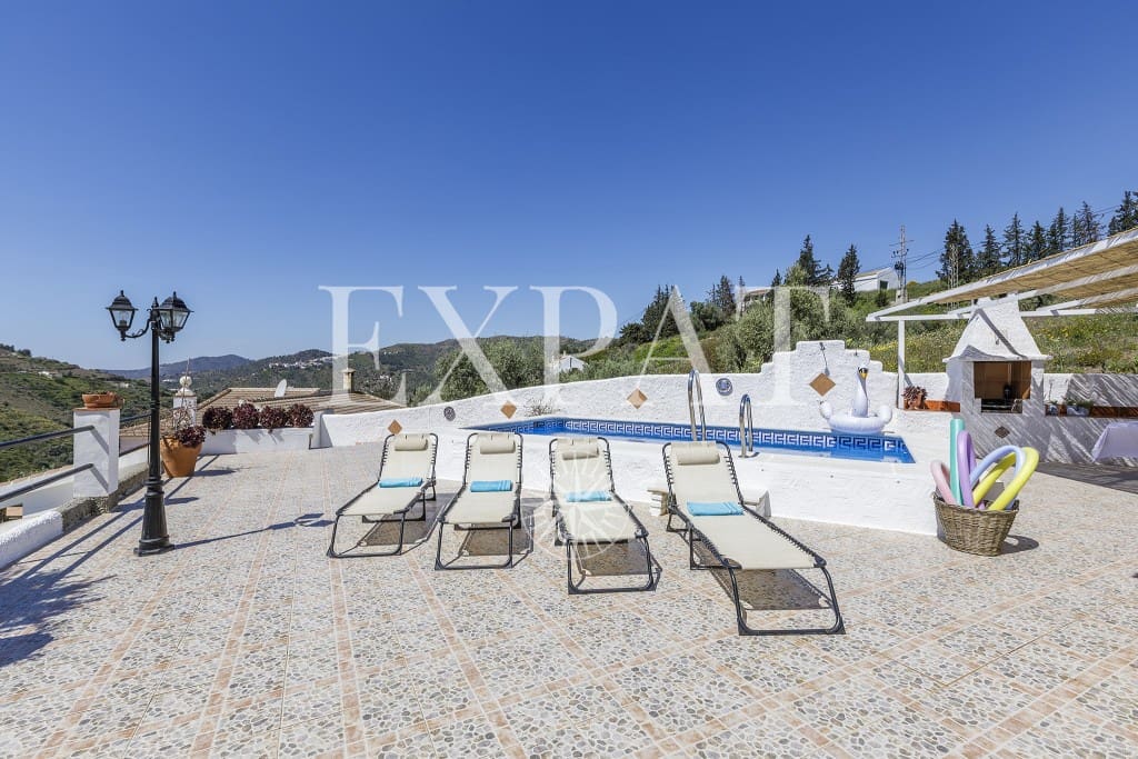 4 soveværelse Finca/Landehus til salg i Competa med swimmingpool - € 389.000 (Ref: 9415648)