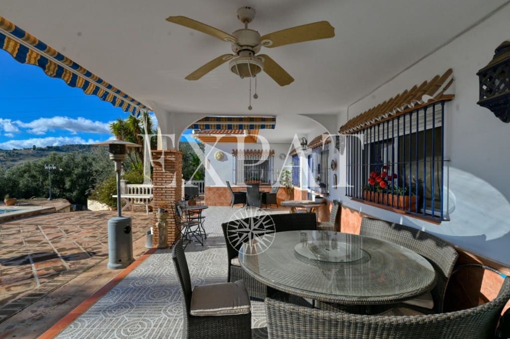 5 sovrum Finca/Hus på landet till salu i Alcaucin med pool - 459 000 € (Ref: 9421993)