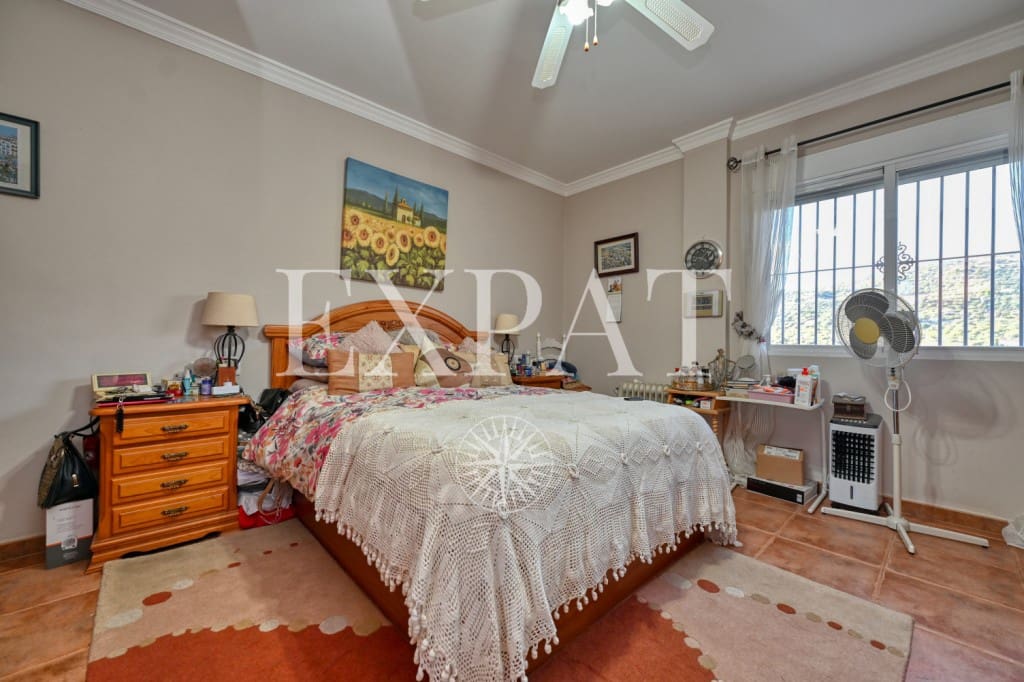 5 sovrum Finca/Hus på landet till salu i Alcaucin med pool - 459 000 € (Ref: 9421993)