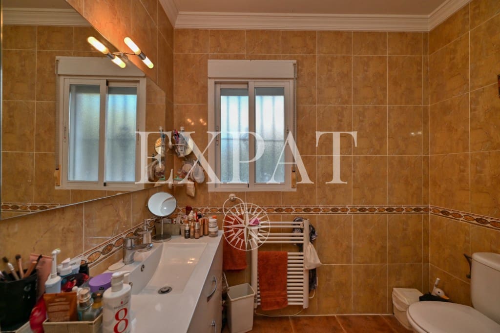 5 sovrum Finca/Hus på landet till salu i Alcaucin med pool - 459 000 € (Ref: 9421993)