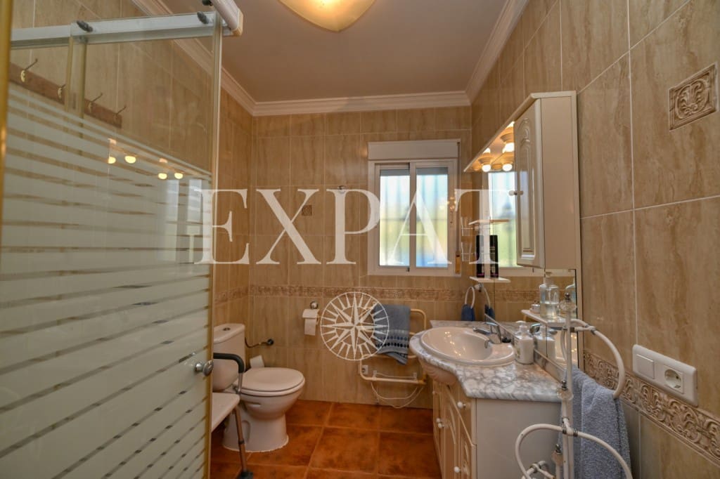 5 sovrum Finca/Hus på landet till salu i Alcaucin med pool - 459 000 € (Ref: 9421993)