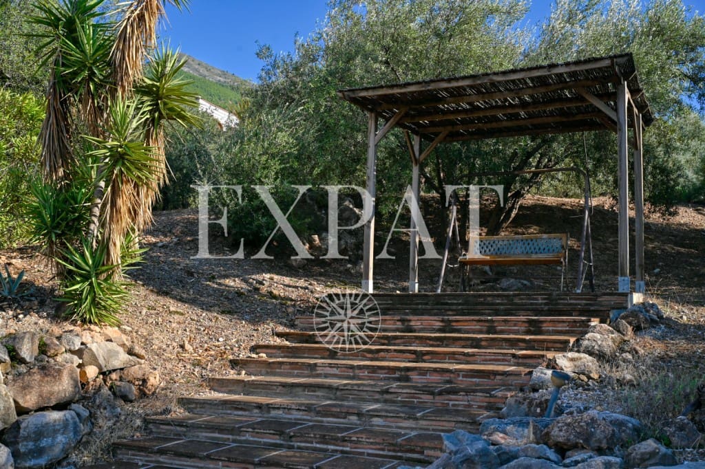 5 sovrum Finca/Hus på landet till salu i Alcaucin med pool - 459 000 € (Ref: 9421993)