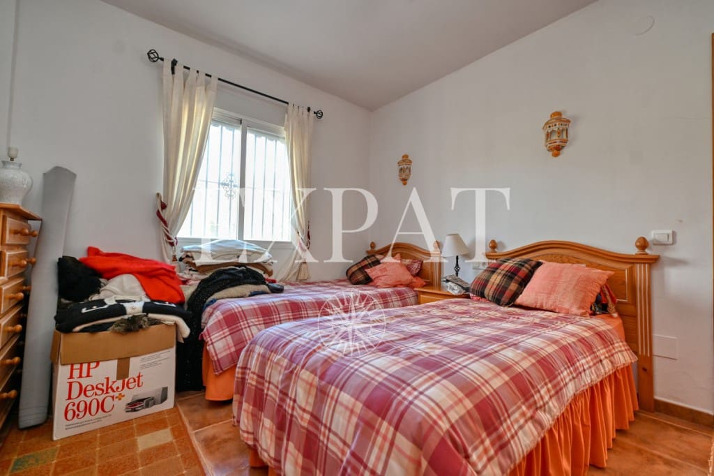 5 sovrum Finca/Hus på landet till salu i Alcaucin med pool - 459 000 € (Ref: 9421993)