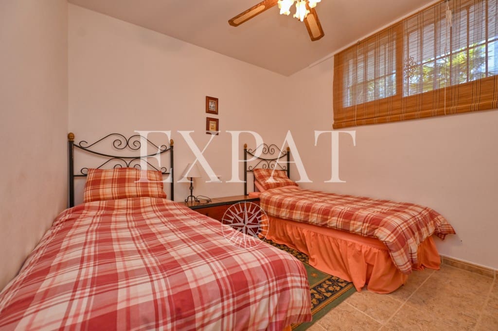 5 sovrum Finca/Hus på landet till salu i Alcaucin med pool - 459 000 € (Ref: 9421993)