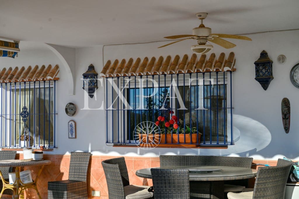 5 sovrum Finca/Hus på landet till salu i Alcaucin med pool - 459 000 € (Ref: 9421993)