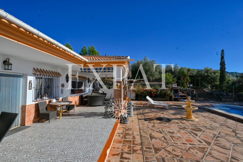 5 sovrum Finca/Hus på landet till salu i Alcaucin med pool - 459 000 € (Ref: 9421993)