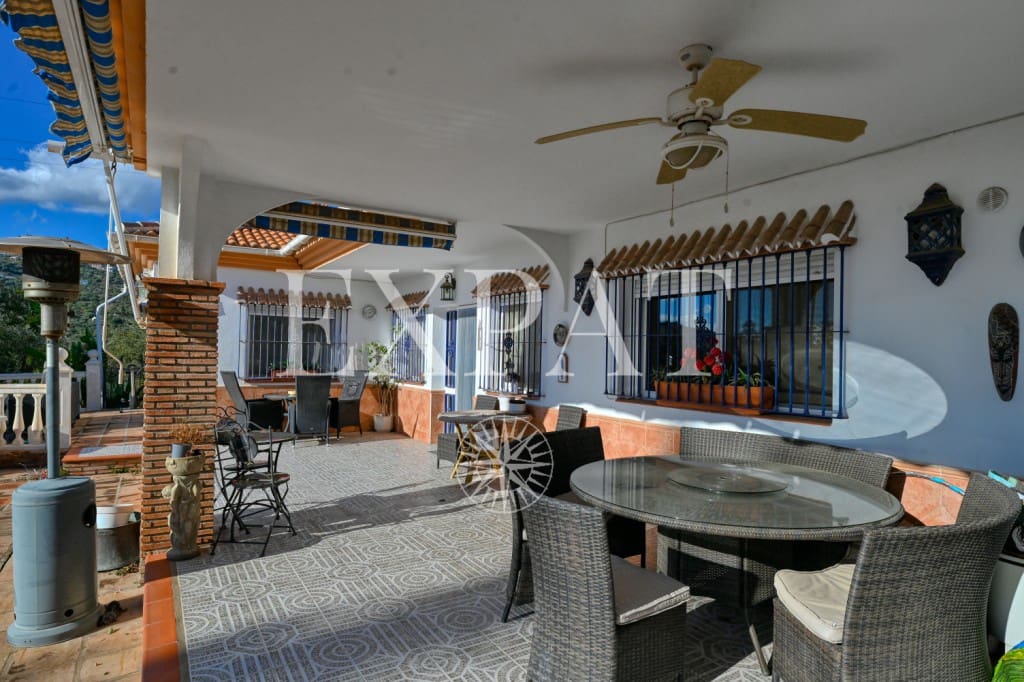 5 sovrum Finca/Hus på landet till salu i Alcaucin med pool - 459 000 € (Ref: 9421993)