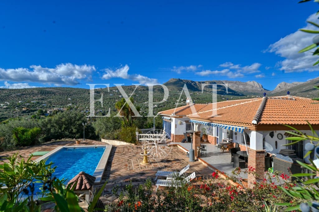 5 sovrum Finca/Hus på landet till salu i Alcaucin med pool - 459 000 € (Ref: 9421993)