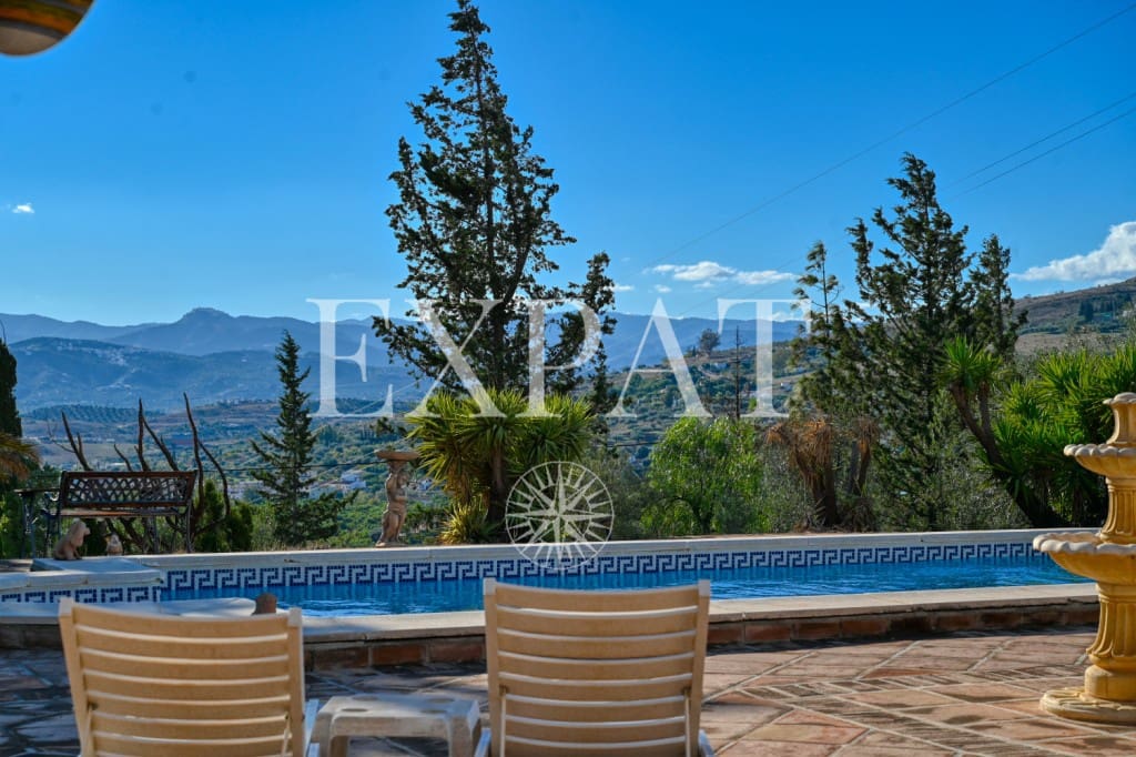 5 sovrum Finca/Hus på landet till salu i Alcaucin med pool - 459 000 € (Ref: 9421993)