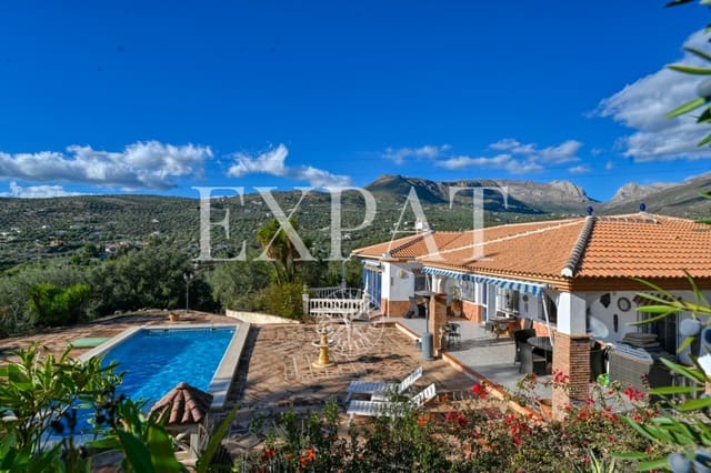 5 sovrum Finca/Hus på landet till salu i Alcaucín med pool - 459 000 € (Ref: 9421993)