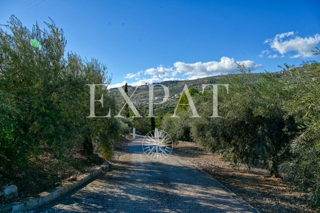 5 sovrum Finca/Hus på landet till salu i Alcaucin med pool - 459 000 € (Ref: 9421993)