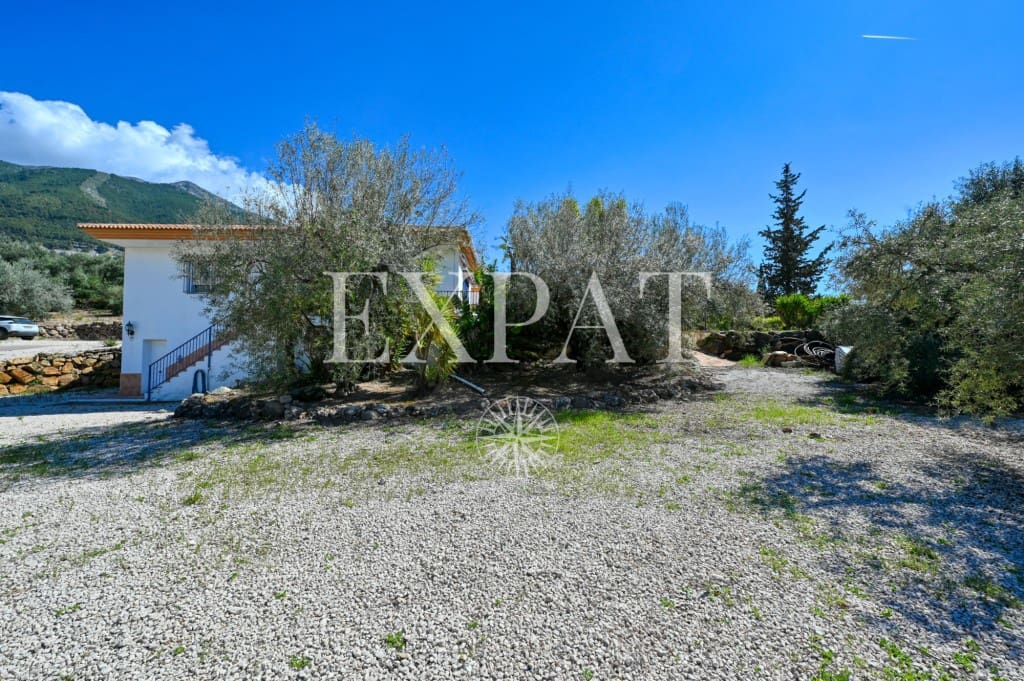 5 sypialnia Finka/Dom wiejski na sprzedaż w Alcaucin z basenem - 415 000 € (Ref: 9421993)