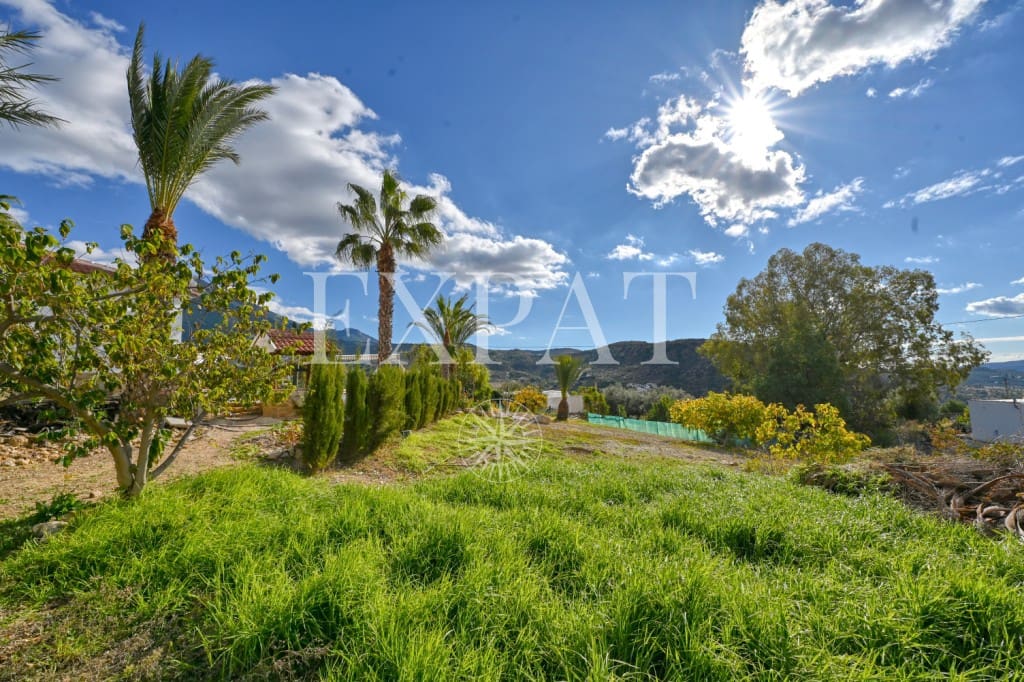 3 soveværelse Finca/Landehus til salg i Alcaucin med swimmingpool garage - € 397.500 (Ref: 9436888)