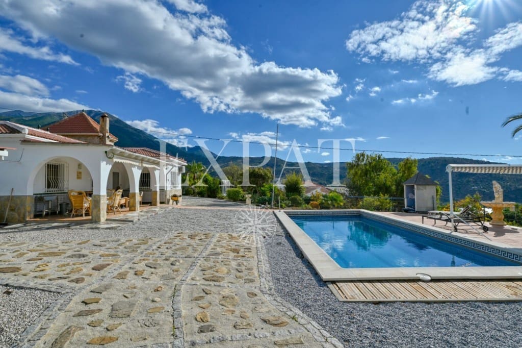 3 soveværelse Finca/Landehus til salg i Alcaucin med swimmingpool garage - € 397.500 (Ref: 9436888)