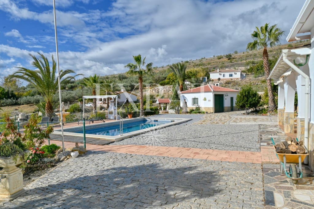 3 soveværelse Finca/Landehus til salg i Alcaucin med swimmingpool garage - € 397.500 (Ref: 9436888)
