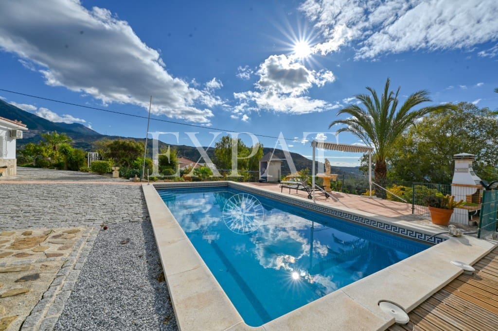 3 soveværelse Finca/Landehus til salg i Alcaucin med swimmingpool garage - € 397.500 (Ref: 9436888)