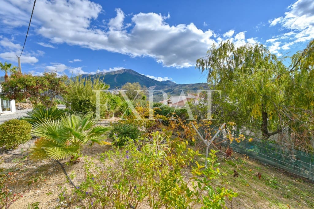 3 soveværelse Finca/Landehus til salg i Alcaucin med swimmingpool garage - € 397.500 (Ref: 9436888)