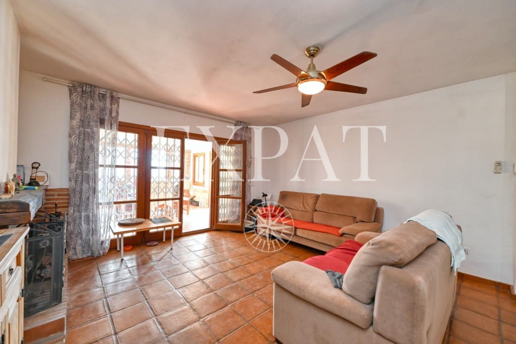 3 soveværelse Finca/Landehus til salg i Alcaucin med swimmingpool - € 370.000 (Ref: 9436889)