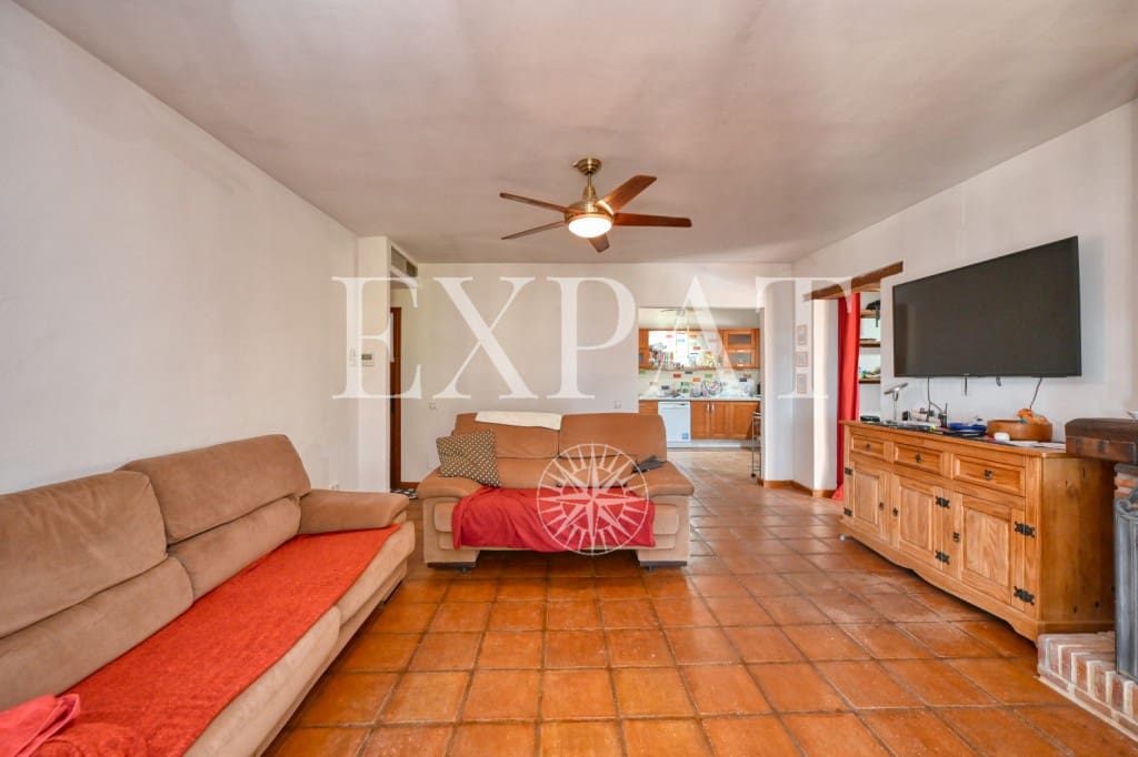 3 soveværelse Finca/Landehus til salg i Alcaucin med swimmingpool - € 370.000 (Ref: 9436889)