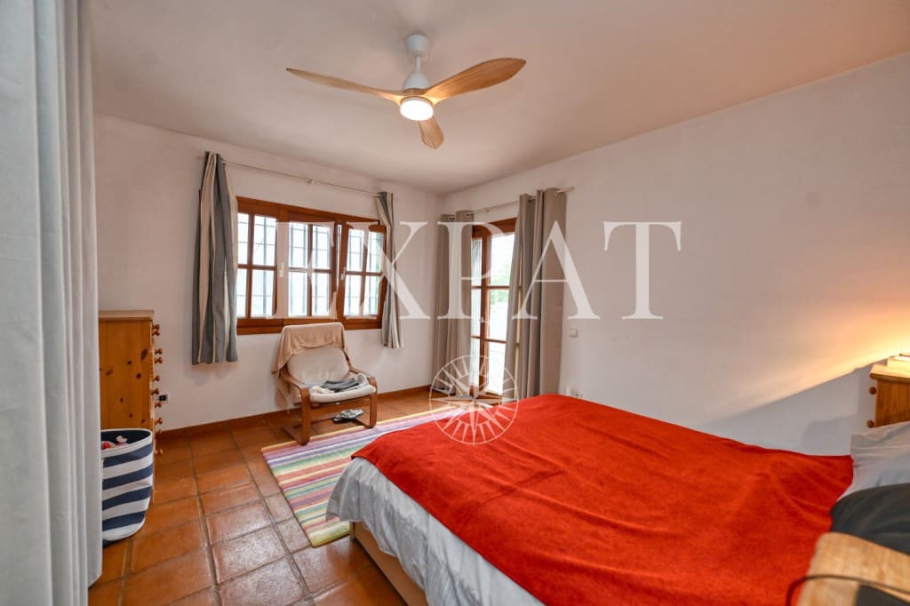 3 soveværelse Finca/Landehus til salg i Alcaucin med swimmingpool - € 370.000 (Ref: 9436889)