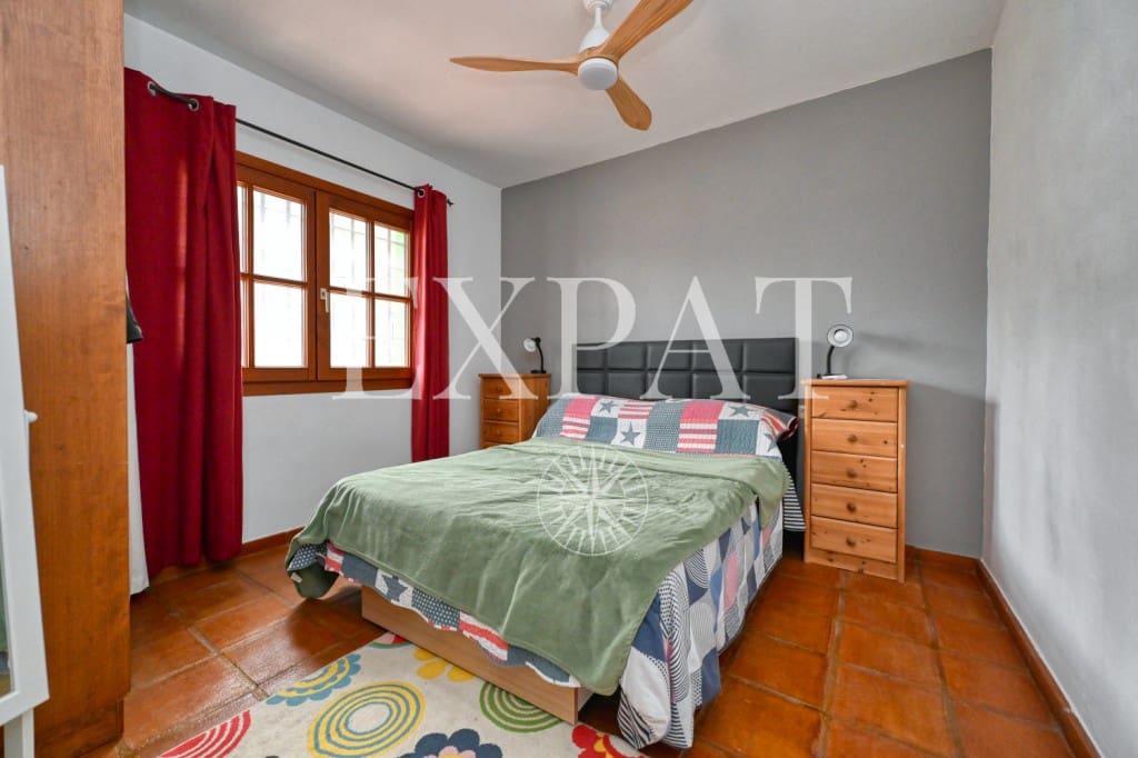 3 soveværelse Finca/Landehus til salg i Alcaucin med swimmingpool - € 370.000 (Ref: 9436889)