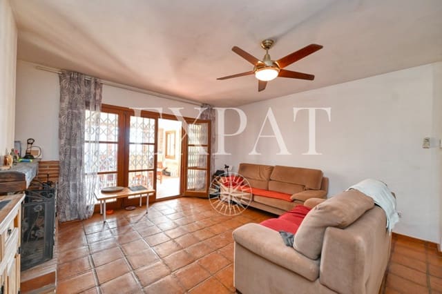 3 soveværelse Finca/Landehus til salg i Alcaucín med swimmingpool - € 370.000 (Ref: 9436889)