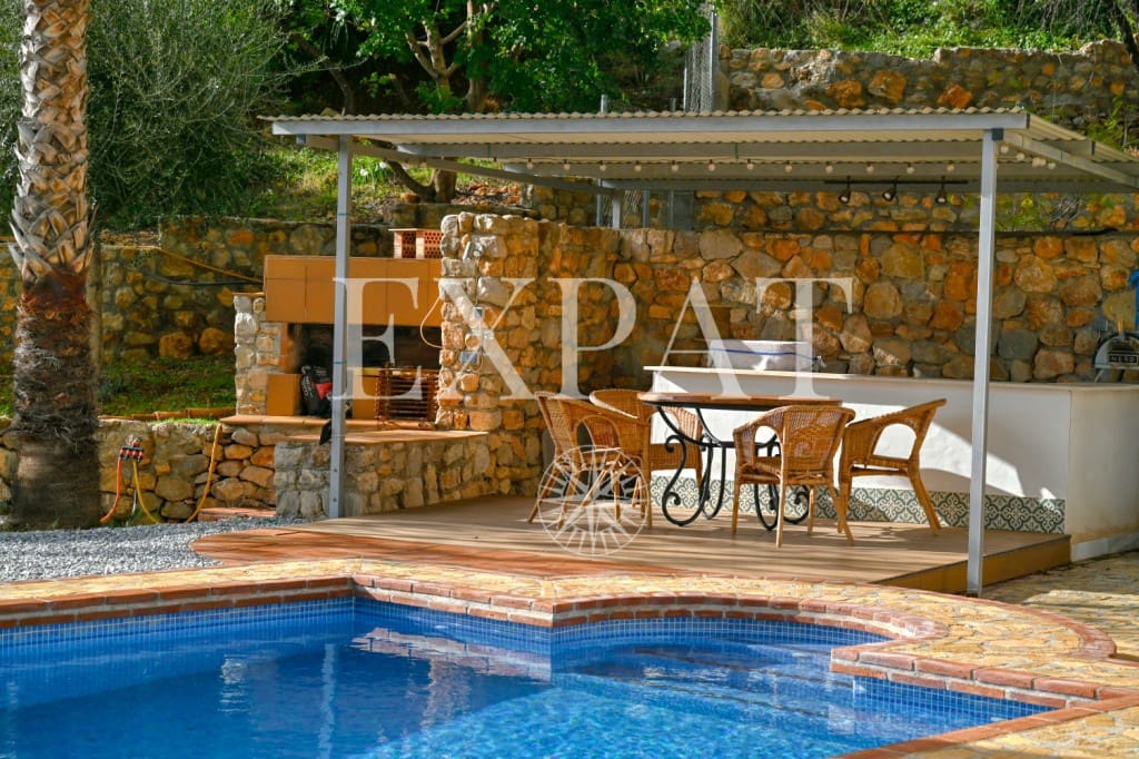 3 soveværelse Finca/Landehus til salg i Alcaucin med swimmingpool - € 370.000 (Ref: 9436889)