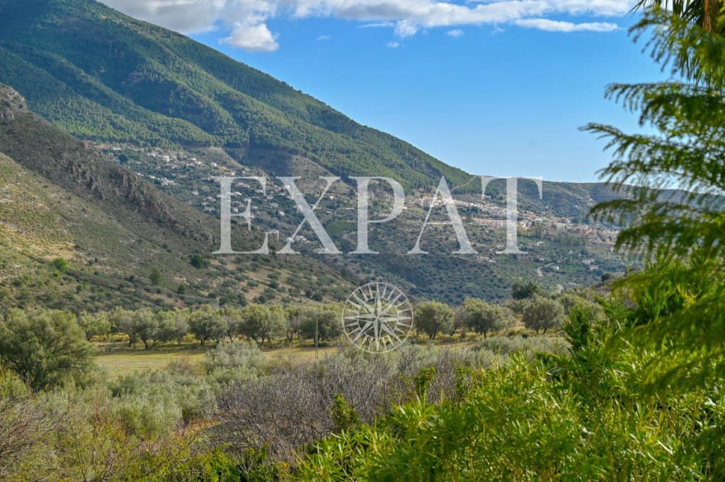 3 soveværelse Finca/Landehus til salg i Alcaucin med swimmingpool - € 370.000 (Ref: 9436889)