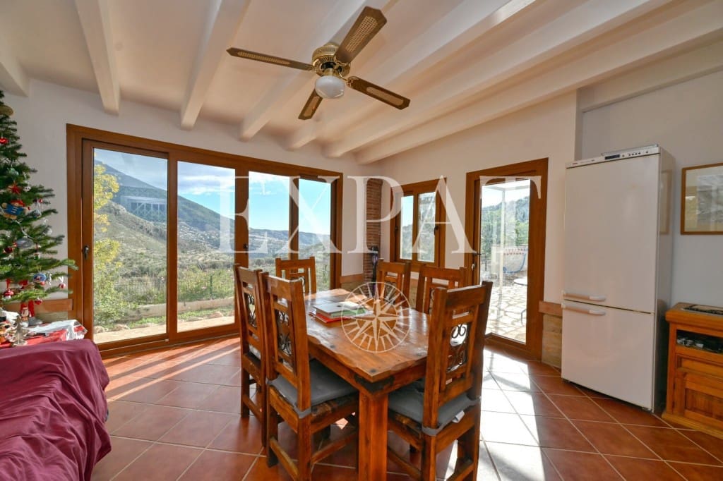 3 soveværelse Finca/Landehus til salg i Alcaucin med swimmingpool - € 370.000 (Ref: 9436889)