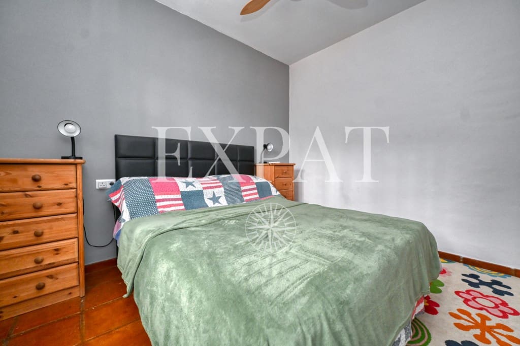 3 soveværelse Finca/Landehus til salg i Alcaucin med swimmingpool - € 370.000 (Ref: 9436889)