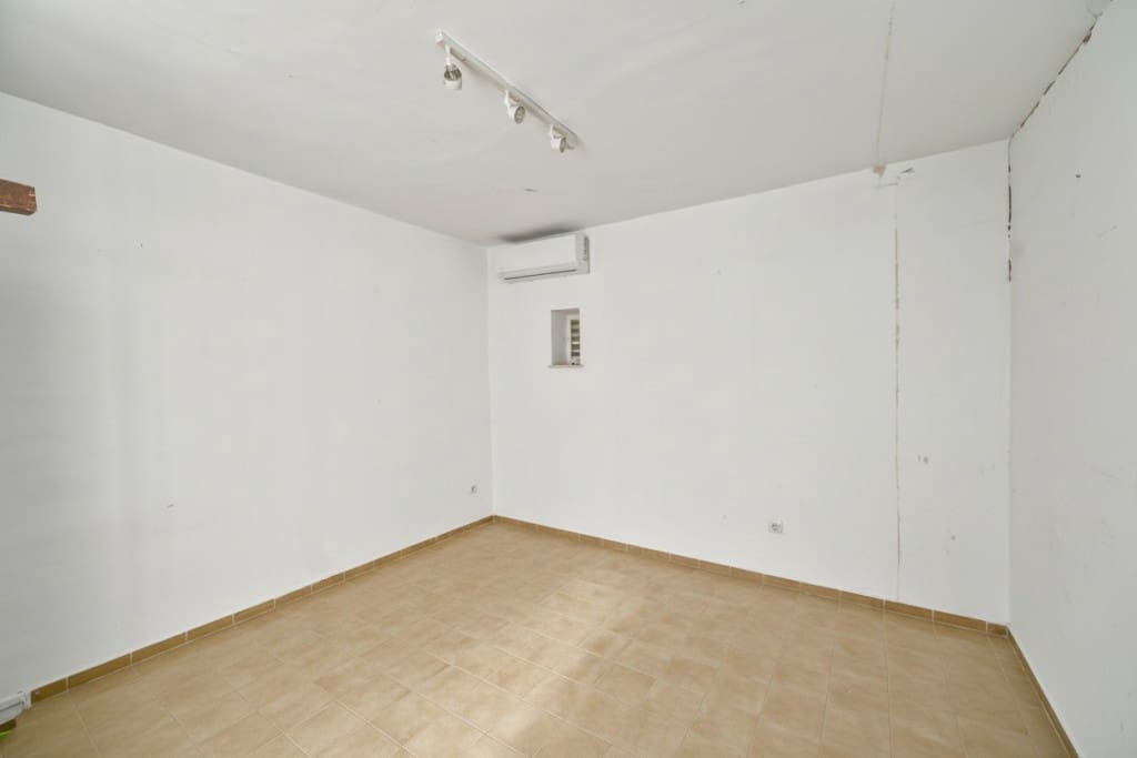 6 bedroom Finca/Country House for sale in Velez-Malaga with pool - € 749,000 (Ref: 9488655)