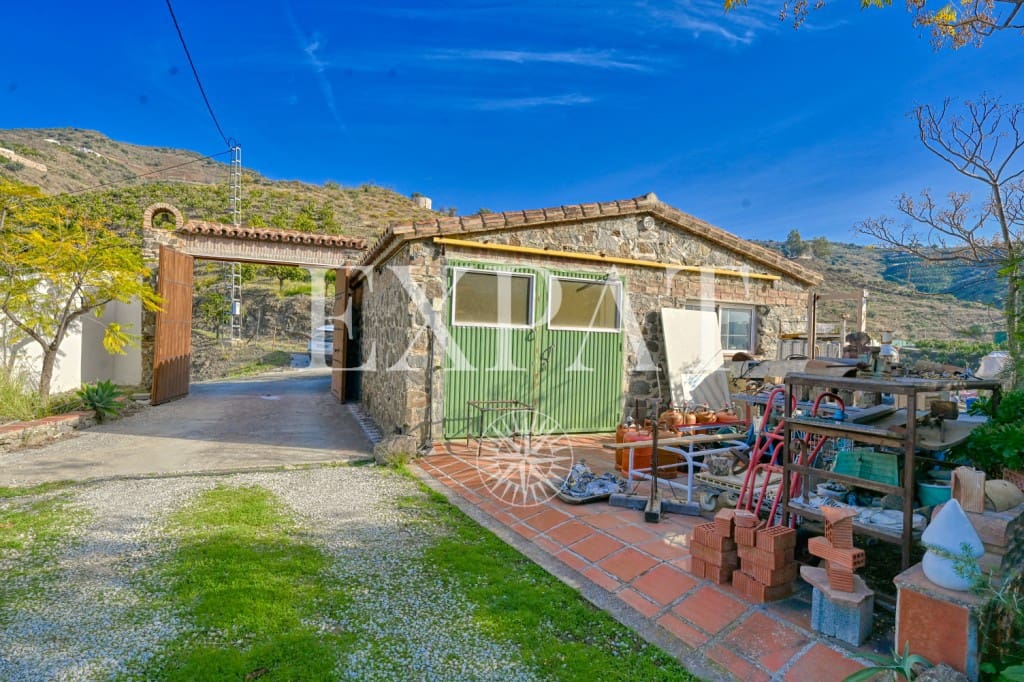 6 bedroom Finca/Country House for sale in Velez-Malaga with pool - € 749,000 (Ref: 9488655)