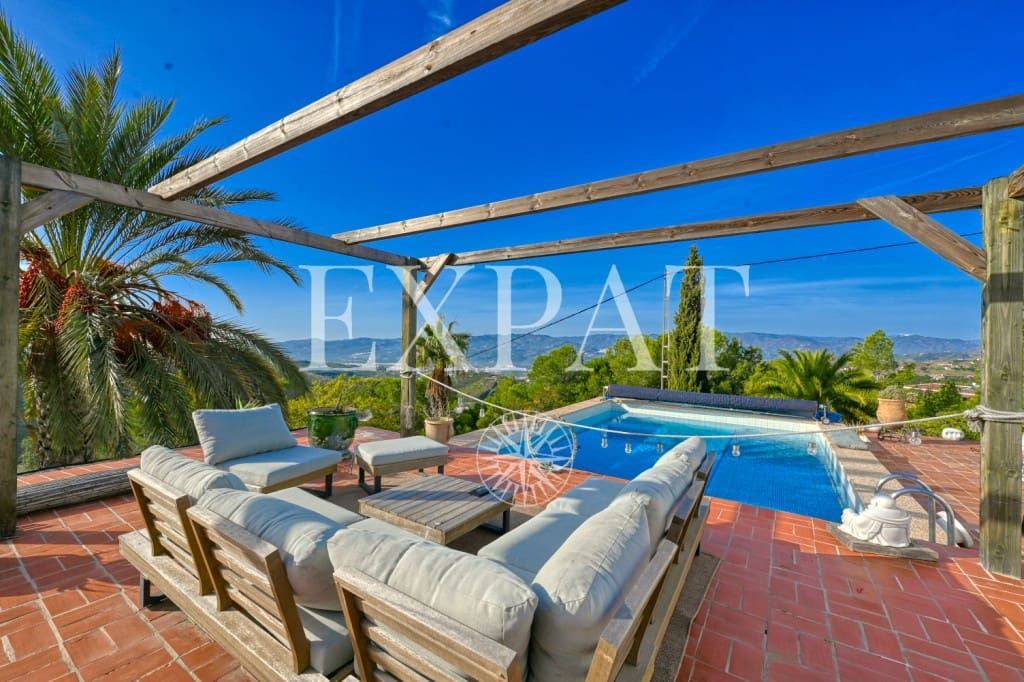 6 bedroom Finca/Country House for sale in Velez-Malaga with pool - € 749,000 (Ref: 9488655)