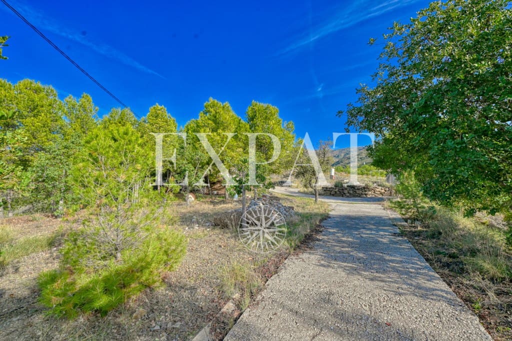 6 bedroom Finca/Country House for sale in Velez-Malaga with pool - € 749,000 (Ref: 9488655)