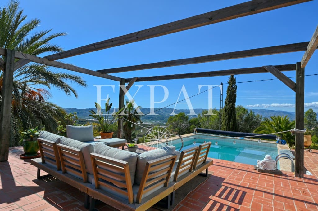 6 soverom Finca/Herregård til salgs i Arenas med svømmebasseng - € 749 000 (Ref: 9488655)