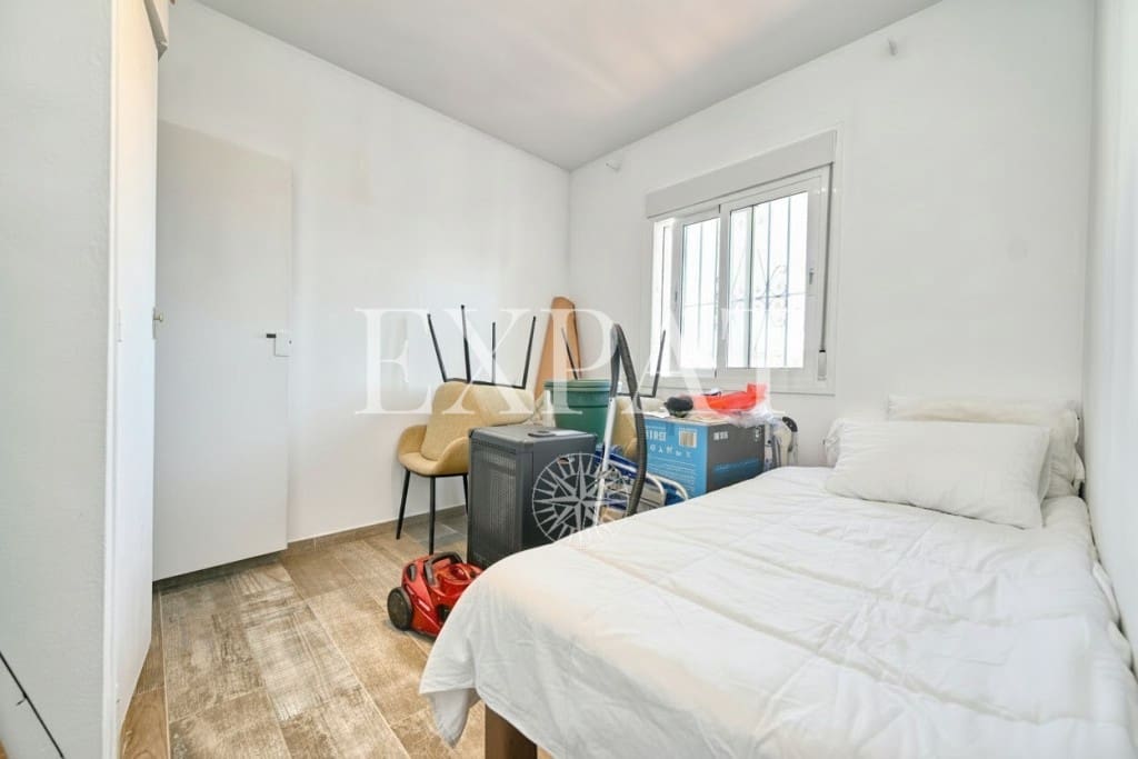 5 bedroom Villa for sale in Torre de Benagalbon with pool garage - € 695,000 (Ref: 9494454)