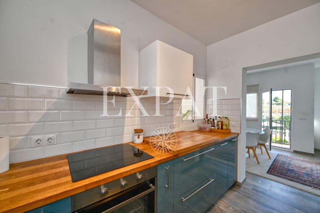 5 bedroom Villa for sale in Torre de Benagalbon with pool garage - € 695,000 (Ref: 9494454)